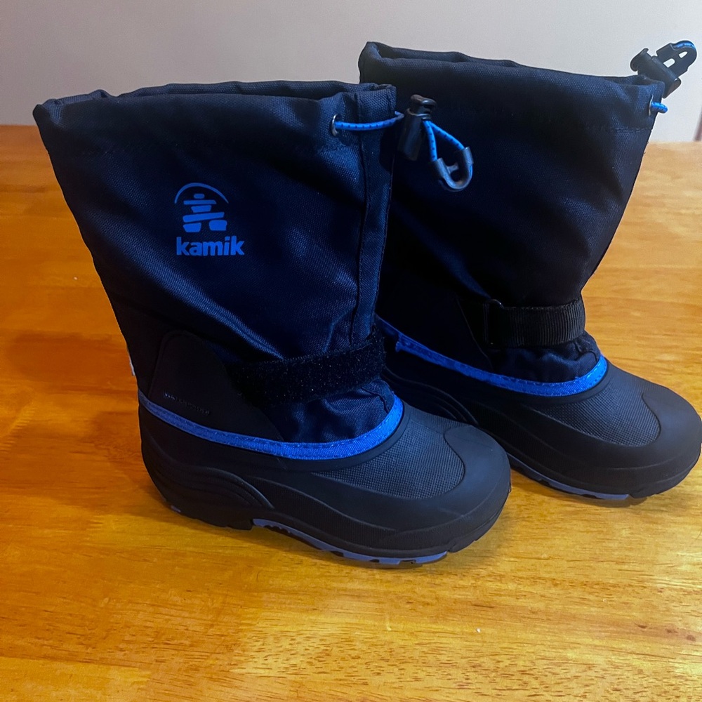 Kamik Winter Boots Size  13 little boy